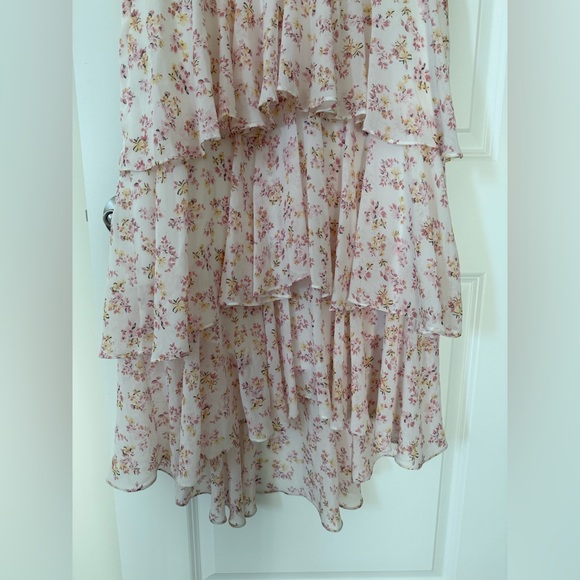 Wayf Floral Tiered Ruffle Dress in Pink Mauve Ditsy - Picture 5 of 7